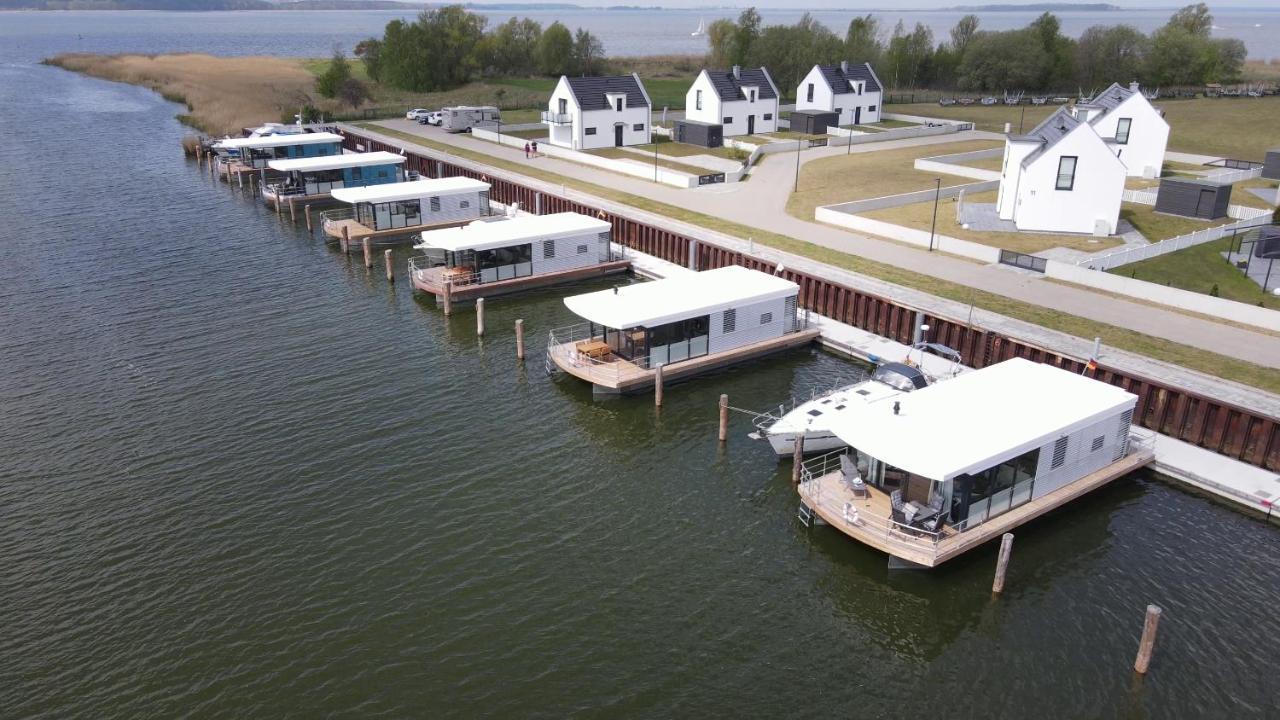 Ferienhäuser im Yachthafen Peenemünde Exterior foto